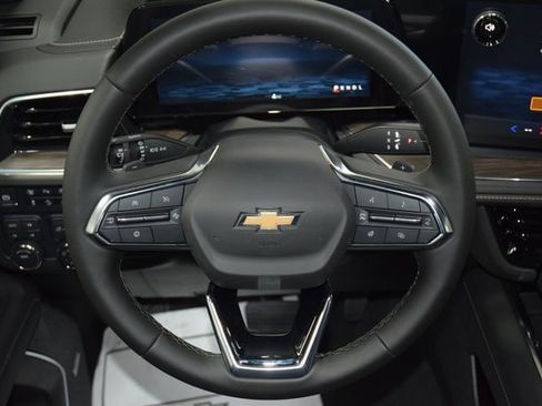 New 2025 Chevrolet Suburban Premier image 35