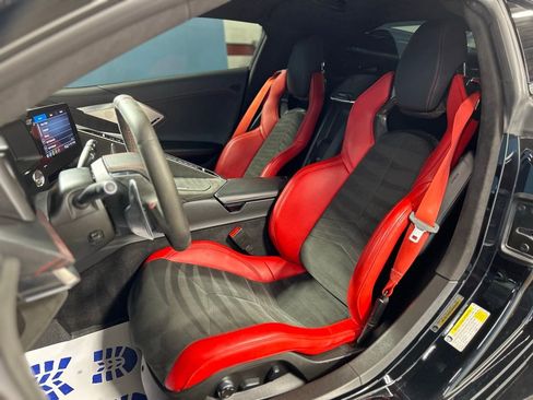 Used 2022 Chevrolet Corvette Stingray Premium Cpe w/ Z51 Performance Package image 17