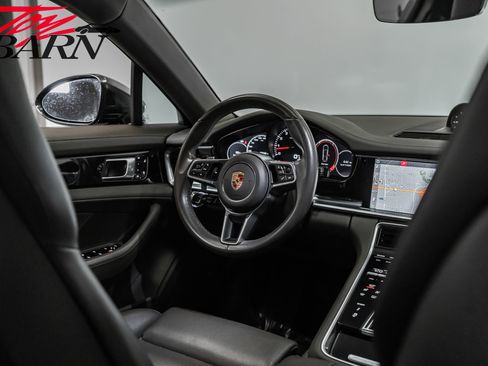 Used 2018 Porsche Panamera 4 image 51