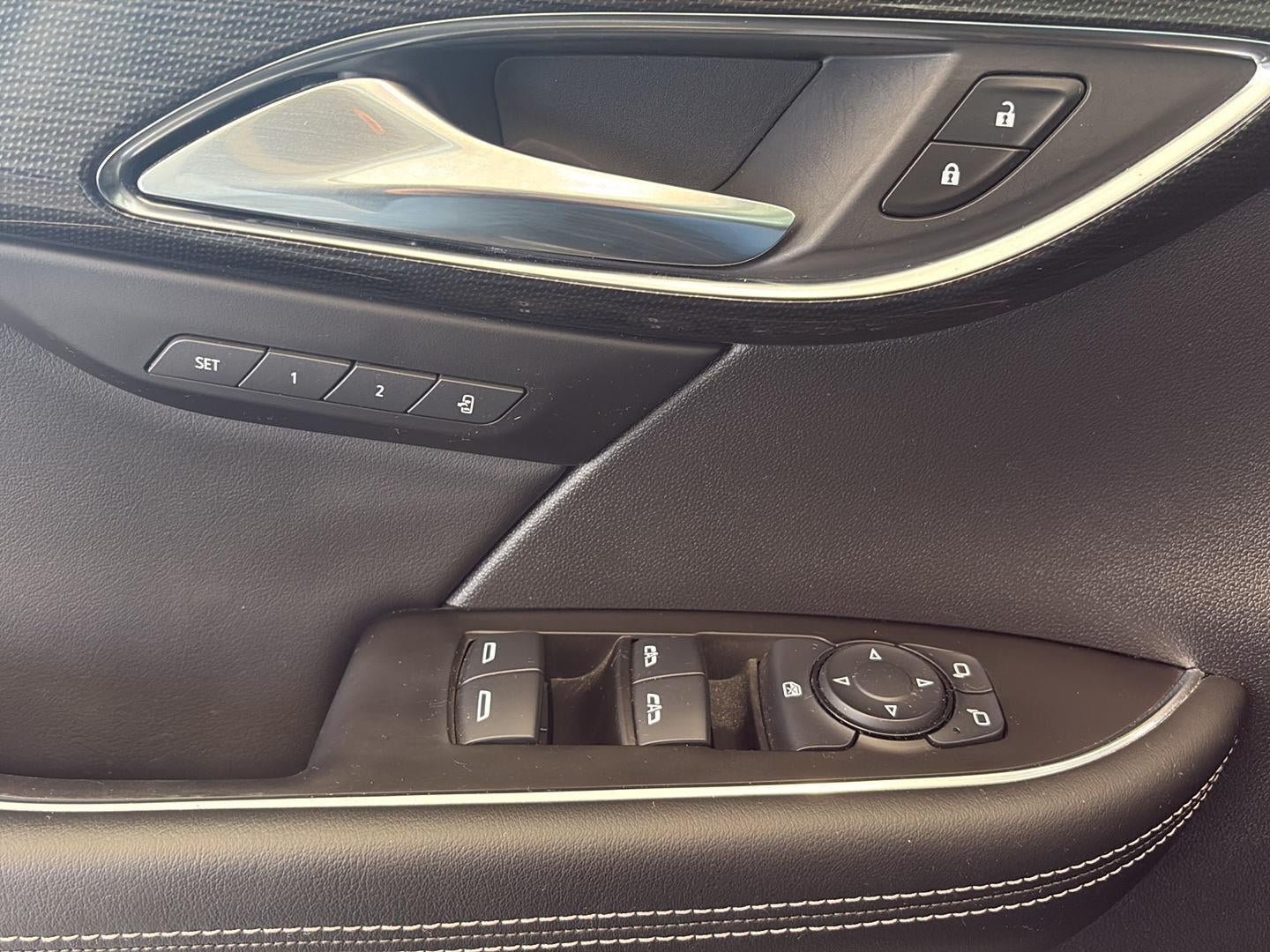 Used 2021 Buick Envision Essence AWD/4WD image 13