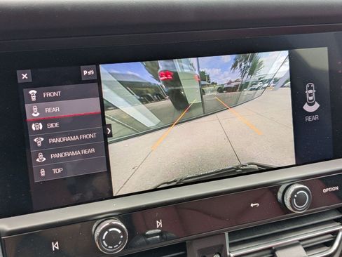 Used 2025 Porsche Macan image 19