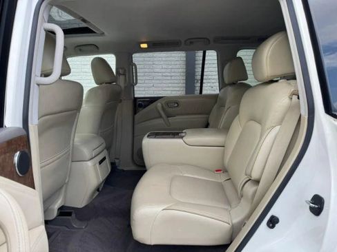 Used 2017 INFINITI QX80 2WD w/ Driver Assistance Package image 18