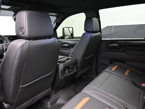 Used 2024 GMC Sierra 2500 AT4 w/ AT4 Premium Plus Package AWD/4WD image 17