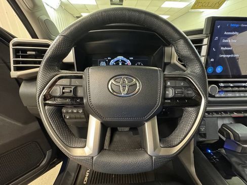 Used 2024 Toyota Tundra Limited AWD/4WD image 34