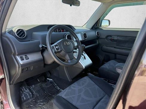 Used 2012 Scion xB FWD image 10