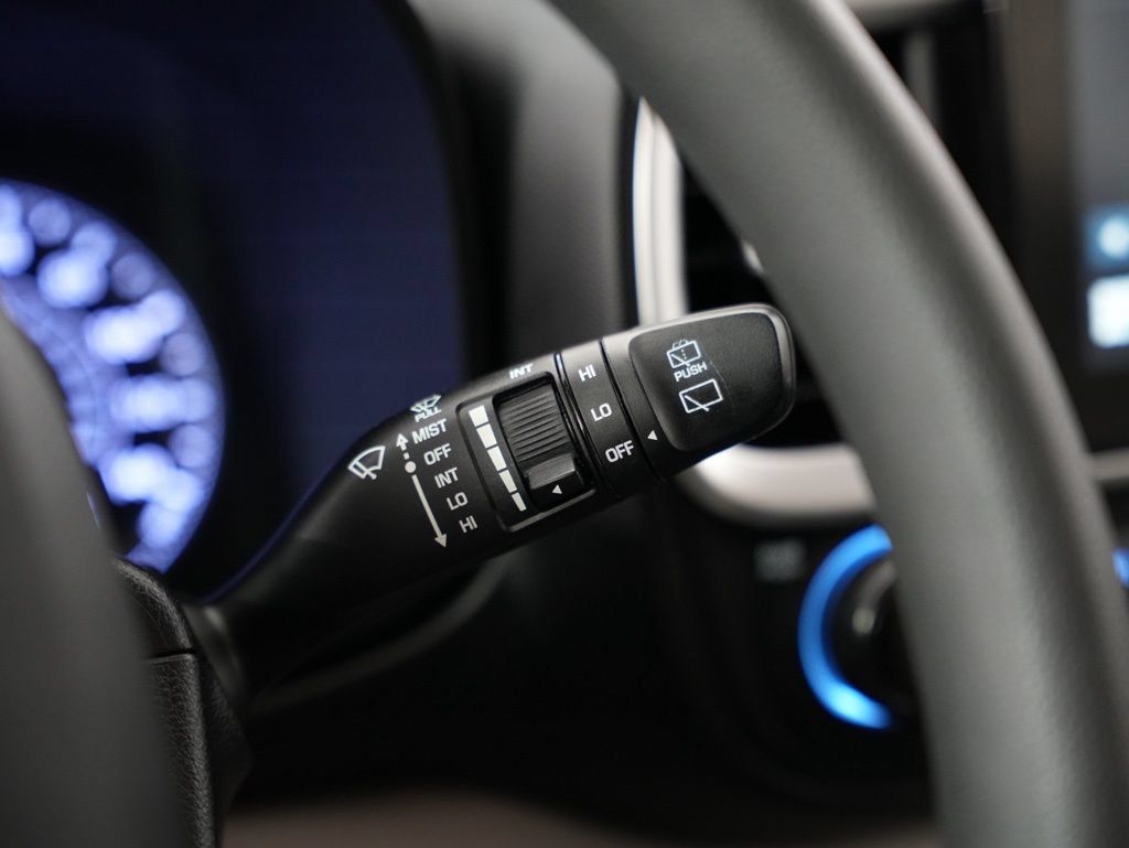 Used 2020 Hyundai Venue SEL FWD image 15