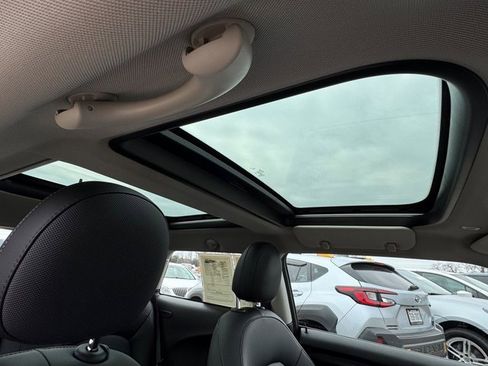 Used 2020 MINI Cooper 2-Door Hardtop image 9