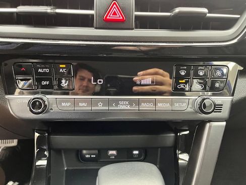 Used 2025 Kia Seltos S AWD/4WD image 24