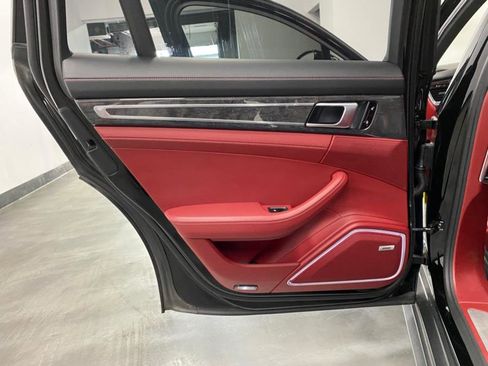 Used 2017 Porsche Panamera 4 image 44