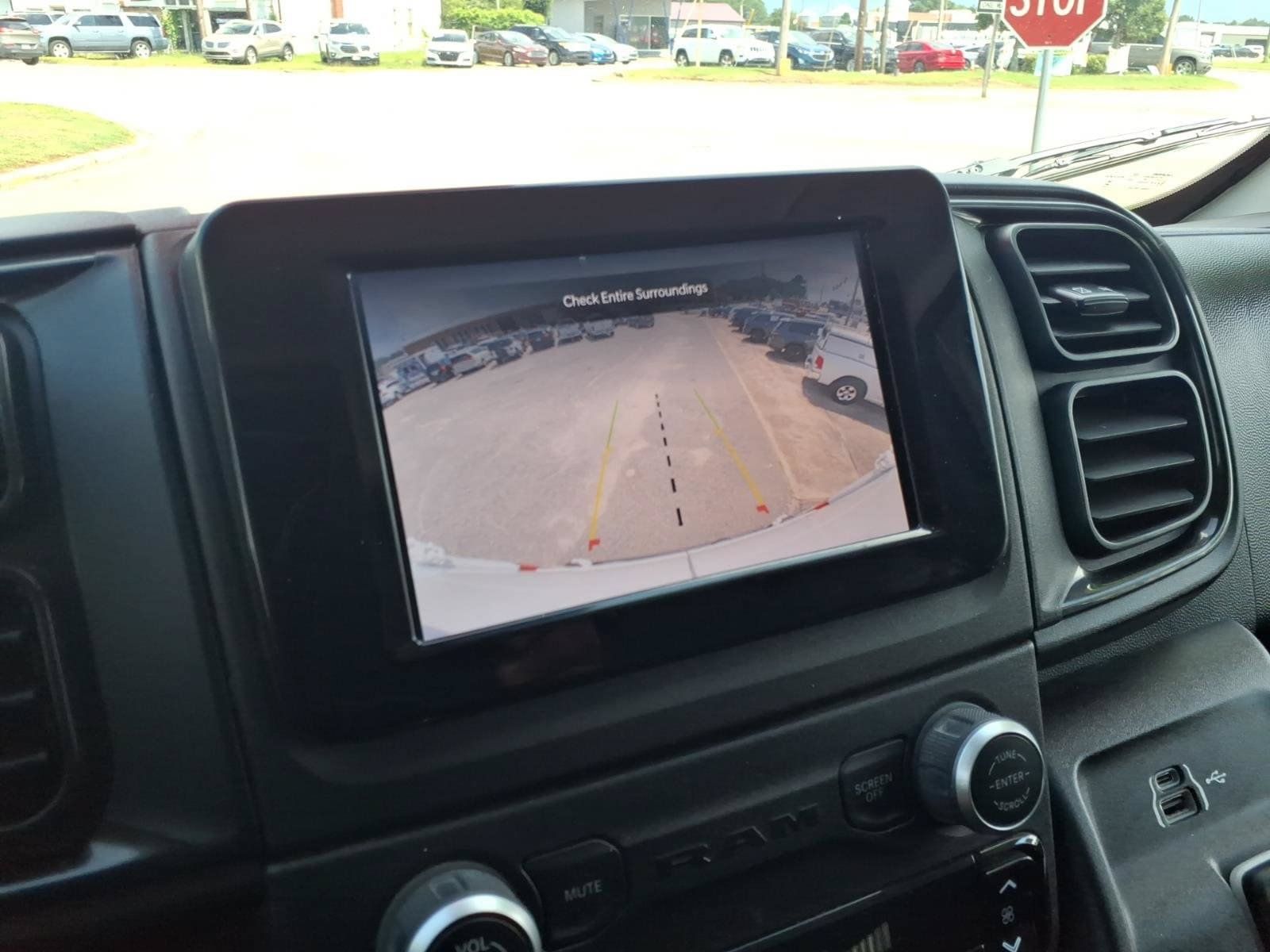 Used 2024 RAM ProMaster 2500 w/ Convenience Group FWD image 22