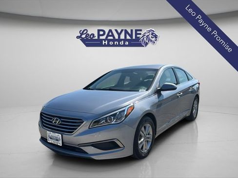 Used 2017 Hyundai Sonata SE FWD image 1