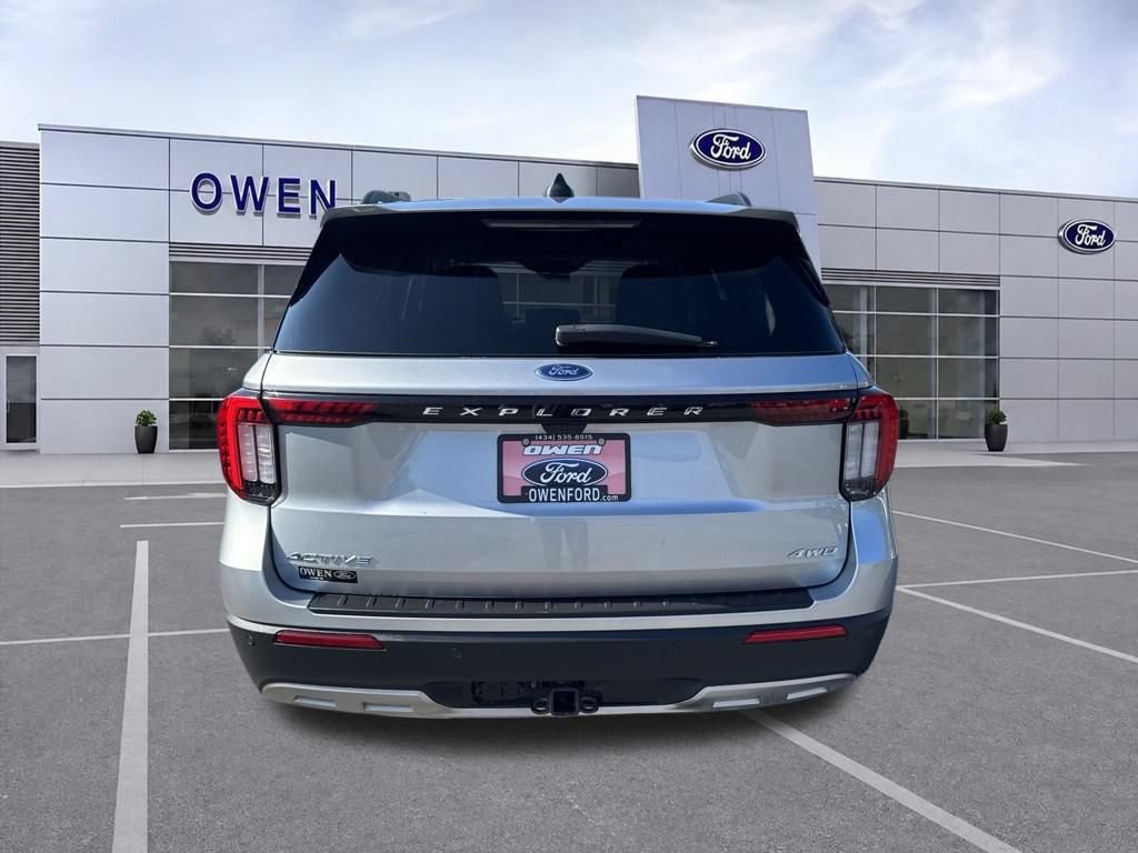 Used 2025 Ford Explorer Active w/ Active Comfort Package AWD/4WD image 5