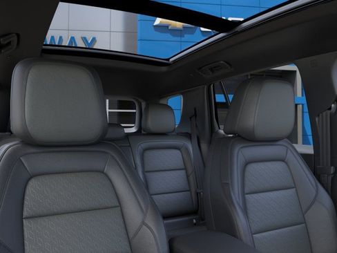 New 2026 Chevrolet Equinox LT w/ Convenience Package II AWD/4WD image 24
