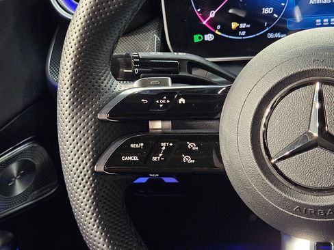 Used 2025 Mercedes-Benz GLC 300 4MATIC image 28