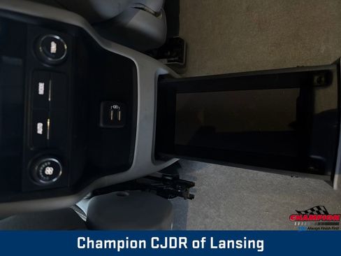Used 2019 GMC Acadia SLE image 34