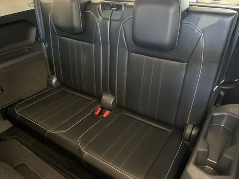 Used 2022 Volkswagen Tiguan SE FWD image 15