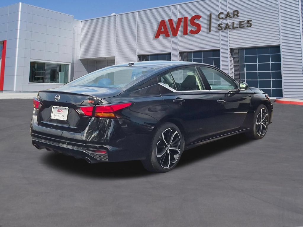 Used 2025 Nissan Altima 2.5 SR FWD image 6