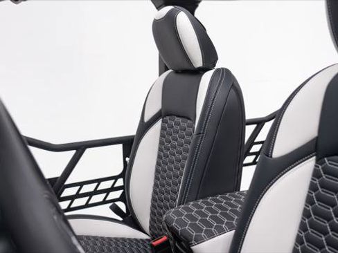 Used 2026 Jeep Gladiator Sport image 12