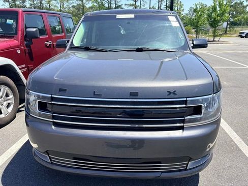 Used 2016 Ford Edge Titanium w/ Equipment Group 301A FWD image 2