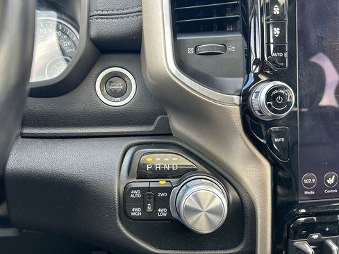 Used 2019 RAM 1500 Laramie AWD/4WD image 23