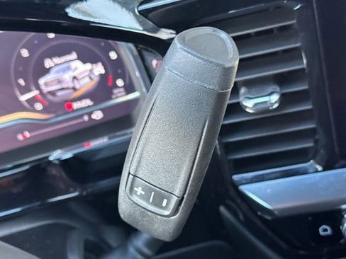 Used 2025 GMC Sierra 1500 Elevation image 34