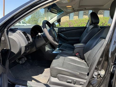 Used 2012 Nissan Altima 3.5 SR w/ Sport Pkg FWD image 5