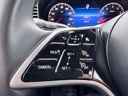 Used 2024 Mercedes-Benz GLE 350 4MATIC image 36