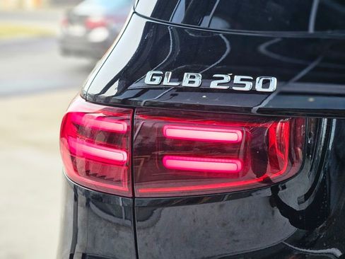 New 2026 Mercedes-Benz GLB 250 4MATIC image 9