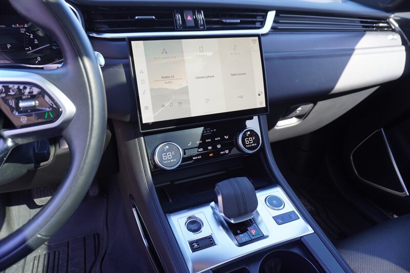 Used 2022 Jaguar F-PACE S AWD/4WD image 15