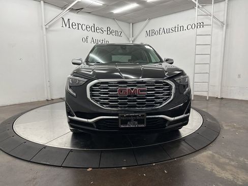 Used 2020 GMC Terrain Denali w/ Denali Premium Package FWD image 2