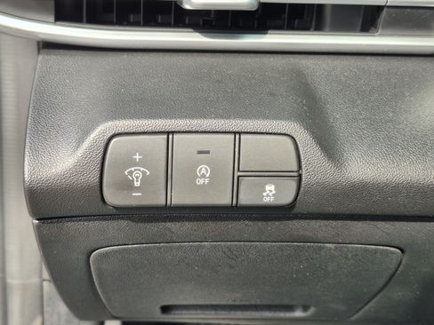 Used 2025 Hyundai Elantra SE w/ Cargo Package FWD image 25