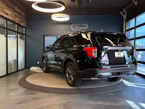 Used 2024 Ford Explorer XLT w/ Equipment Group 202A AWD/4WD image 5