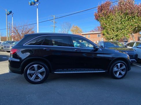 Used 2018 Mercedes-Benz GLC 300 4MATIC image 2
