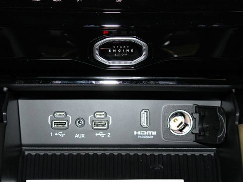 New 2026 Jeep Grand Cherokee Summit w/ MOPAR Finishing Package AWD/4WD image 23