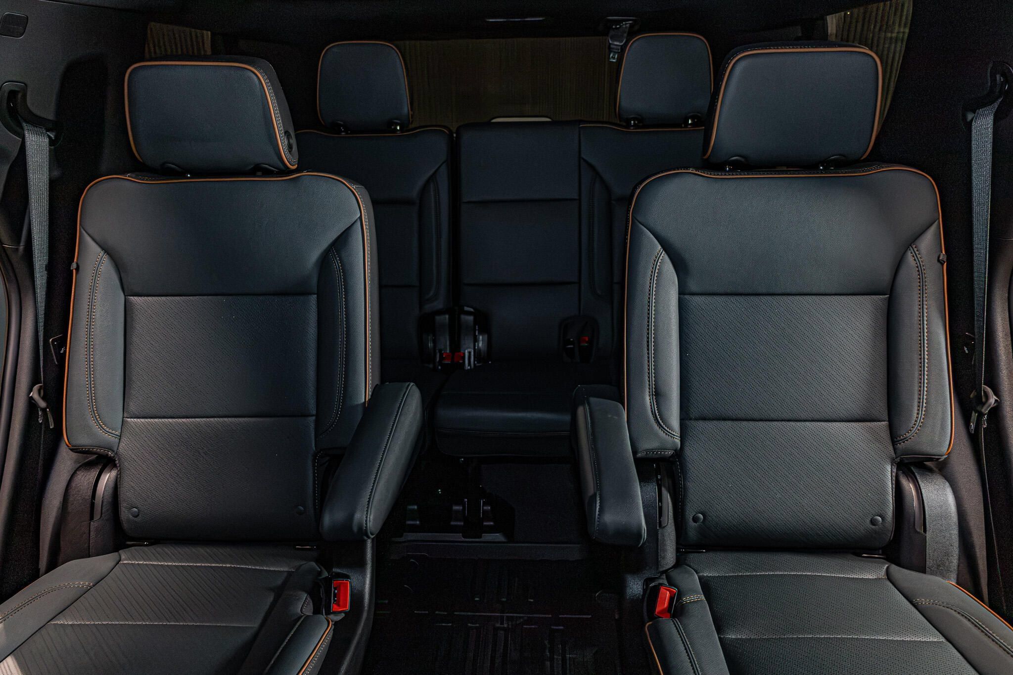 Used 2026 GMC Yukon AT4 w/ LPO, Floor Liner Package AWD/4WD image 24
