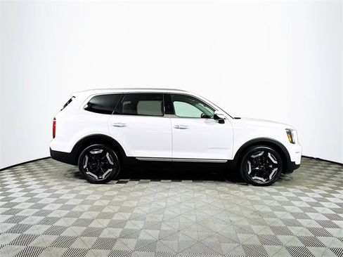 Used 2023 Kia Telluride S w/ S Sunroof Package image 9