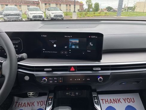 New 2025 Kia Sorento SX image 9