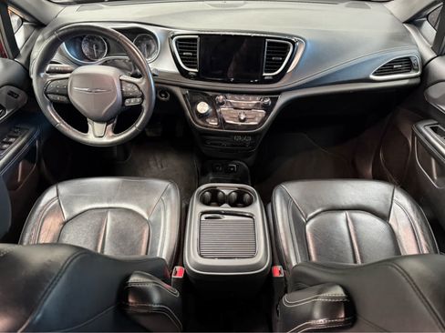 Used 2021 Chrysler Pacifica Touring-L w/ Uconnect Theater Family Group AWD/4WD image 12