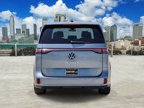 New 2025 Volkswagen ID. Buzz Pro S RWD image 5