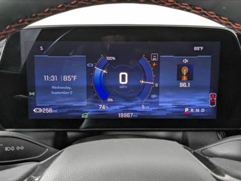 Used 2024 Chevrolet Equinox EV RS FWD image 27