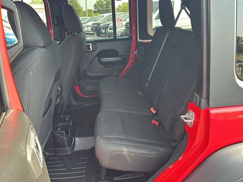 Used 2019 Jeep Wrangler Unlimited Sport S AWD/4WD image 22