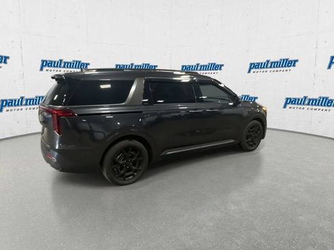 Used 2025 Kia Carnival SX Prestige FWD image 11
