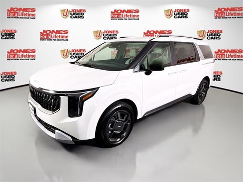 Used 2026 Kia Carnival EX image 14