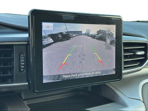 Used 2022 Ford Explorer XLT w/ Equipment Group 202A image 14