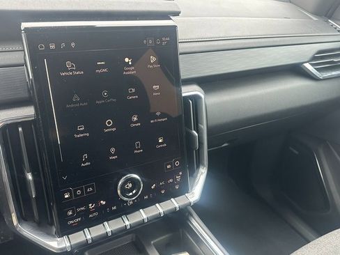 Used 2025 GMC Acadia Elevation image 24