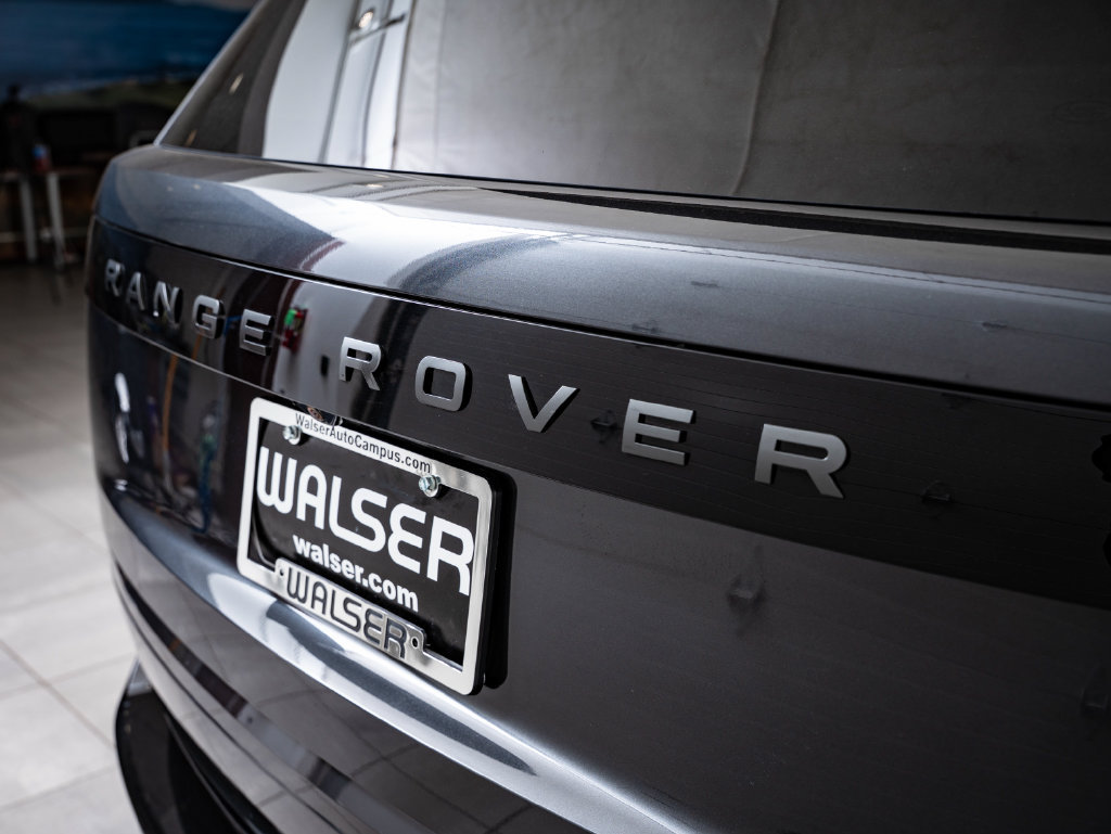 Used 2025 Land Rover Range Rover SE AWD/4WD image 18
