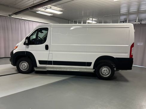 Used 2025 RAM ProMaster 2500 w/ U-Haul Equipment Group FWD image 4