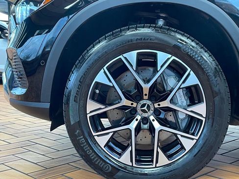 Used 2025 Mercedes-Benz GLC 350e 4MATIC image 6