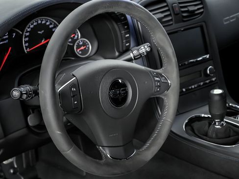 Used 2015 Chevrolet Corvette Stingray Coupe w/ 2LT Preferred Equipment Group image 27