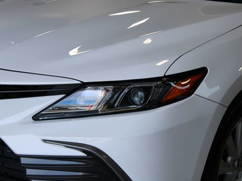 Used 2022 Toyota Camry LE AWD/4WD image 2